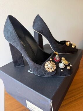 Black Embellished Women's Block Heel Pumps